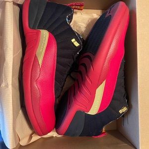 Jordan retro low se size 14 low red black